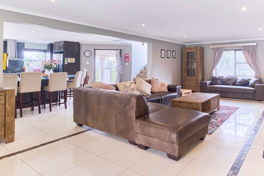4 Bedroom Property for Sale in Flamingo Vlei Western Cape
